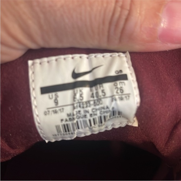 Nike men’s skate shoe - great condition. Burgundy color - size 9 - Picture 5 of 5
